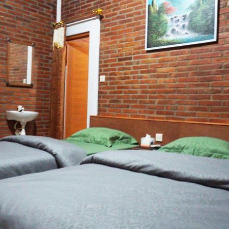 Berkah Homestay Magelang Exterior photo
